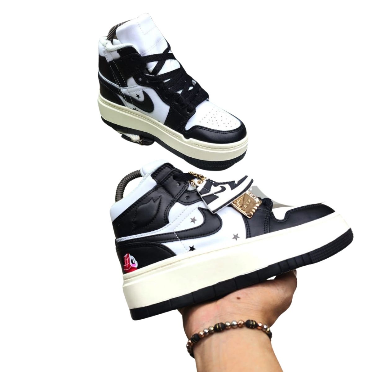 Comprar Nike Air Jordan 1 Elevate High Zapatillas Mujer: Estilo y Comodidad en 2025 Si estás buscando las Nike Air Jordan 1 Elevate High Zapatillas Mujer, has llegado al lugar correcto. En Onlineshoppingcenterg encontrarás la mejor selección de este modelo icónico, perfecto para combinar estilo urbano y comodidad en tu día a día. A continuación, te contamos todo lo que necesitas saber sobre estas zapatillas y por qué son una excelente opción para ti.  ¿Por qué elegir las Nike Air Jordan 1 Elevate High Zapatillas Mujer? Las Nike Air Jordan 1 Elevate High Zapatillas Mujer son un clásico moderno que combina diseño atemporal con tecnología innovadora. Este modelo, pensado especialmente para mujeres, ofrece un ajuste perfecto y una sensación de comodidad que te acompañará en cada paso.    Características principales Diseño elevado: El talón elevado añade un toque moderno y sofisticado.  Materiales de alta calidad: Duraderos y resistentes para un uso diario.  Variedad de colores: Disponibles en tonos como blanco, negro, rojo, azul, verde, gris, rosa y amarillo.  Estilo versátil: Perfectas para looks urbanos, deportivos o casuales.  Comprar Nike Air Jordan 1 Elevate High Zapatillas Mujer en 2025 En Onlineshoppingcenterg tenemos las Nike Air Jordan 1 Elevate High Zapatillas Mujer en las tallas y colores que buscas. Además, ofrecemos ofertas exclusivas y envíos rápidos para que puedas disfrutar de tus zapatillas lo antes posible.  ¿Qué talla elegir? Las Nike Air Jordan 1 Elevate High Zapatillas Mujer están disponibles en una amplia gama de tallas. Te recomendamos consultar nuestra guía de tallas para asegurarte de elegir la que mejor se adapte a ti.  Ofertas y rebajas Si buscas las Nike Air Jordan 1 Elevate High Zapatillas Mujer al mejor precio, no te pierdas nuestras promociones y descuentos especiales. En Onlineshoppingcenterg encontrarás opciones económicas sin sacrificar calidad.  Nike Air Jordan 1 Elevate High Zapatillas Mujer: Tendencias 2025 Este modelo sigue siendo una de las opciones más populares en 2025, gracias a su diseño atemporal y su versatilidad. Ya sea para un look deportivo o urbano, las Nike Air Jordan 1 Elevate High Zapatillas Mujer son la elección perfecta para mujeres que buscan estilo y comodidad.  ¿Dónde comprar? En Onlineshoppingcenterg puedes comprar tus Nike Air Jordan 1 Elevate High Zapatillas Mujer de forma segura y rápida. Nuestra plataforma online está diseñada para ofrecerte una experiencia de compra sencilla y satisfactoria.  Compra la tuya: No esperes más y consigue tus Nike Air Jordan 1 Elevate High Zapatillas Mujer hoy mismo. ¡Visita Onlineshoppingcenterg y descubre por qué somos la mejor opción para comprar zapatillas de tendencia en 2025!